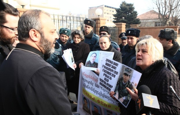 Armenian goverment turns blind eye to police violence against mothers of dead soldiers